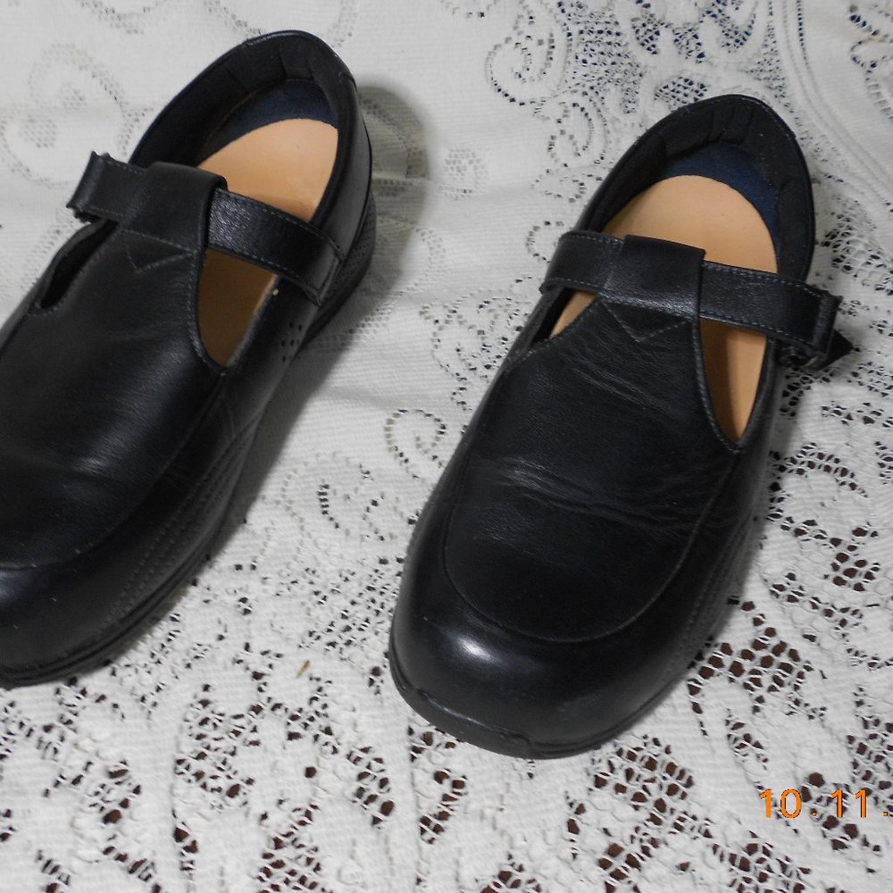 Drew Nursing Shoes